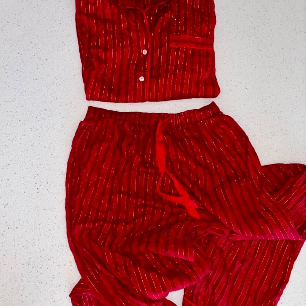 Victoria's Secret Women's Red Pajama Set